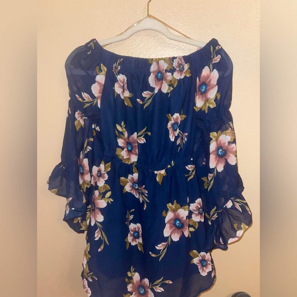 Very cute, mid-rise navy blue and floral print dress! - Picture 2 of 4